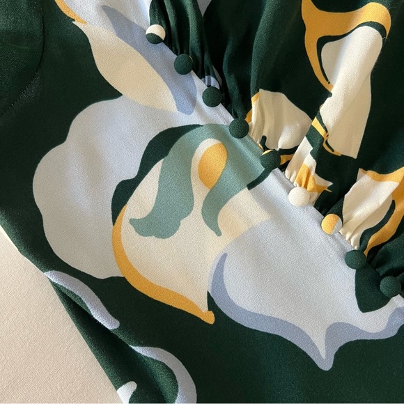 Reformation Frasier Dress in Lyra - Picture 9 of 16